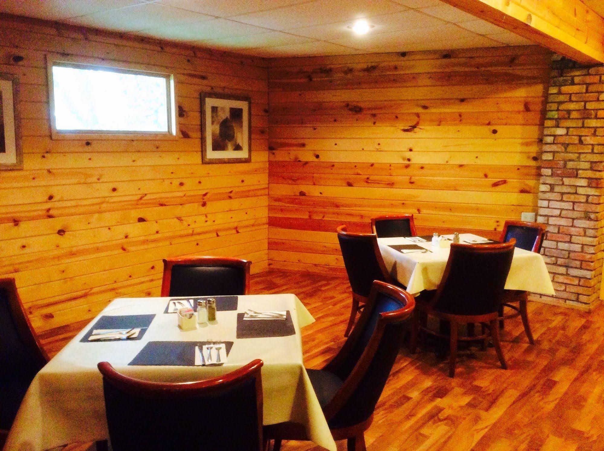 Forty Club Inn Deerwood Екстер'єр фото