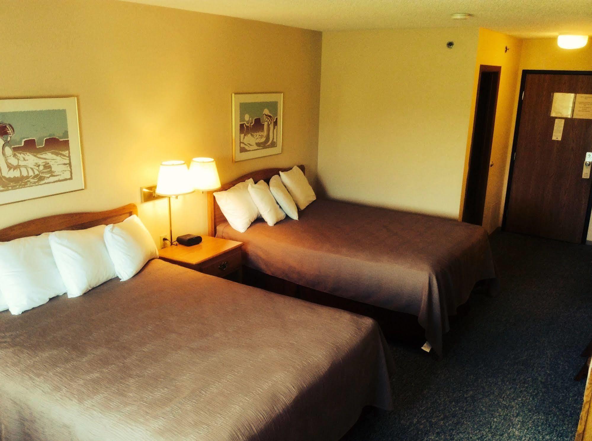 Forty Club Inn Deerwood Екстер'єр фото